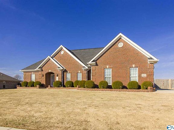 3rd image of 113 Evergreenview Dr