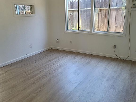 4th image of 241 McCreery Ave #B