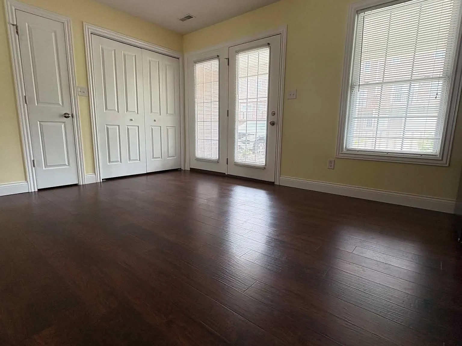 2 bed, 2.5 bath, 1302 sqft, $1,550 — Photo 4