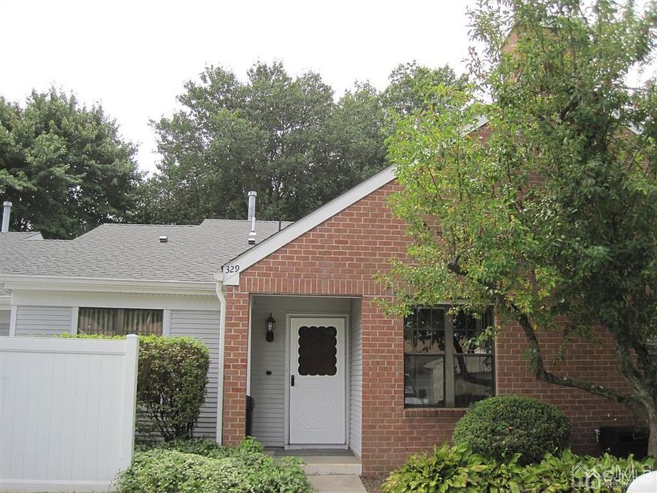 1st image of 329 Wycoff Way W