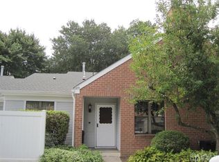 329 Wycoff Way W, East Brunswick, NJ 08816