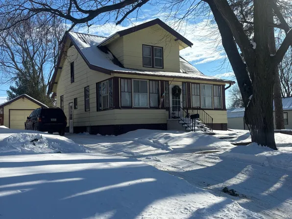 314 S 10th St, Cherokee, IA 51012