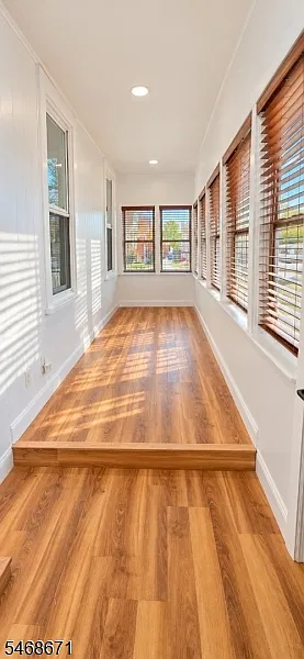 3 bed, 1.5 bath, 960 sqft, $4,000 — Photo 2