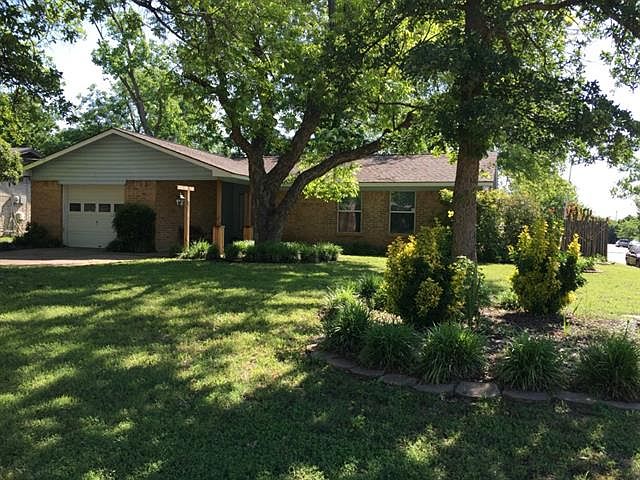 1st image of 200 Bellaire Dr