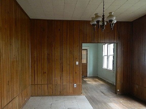 4th image of 1529 Mound St