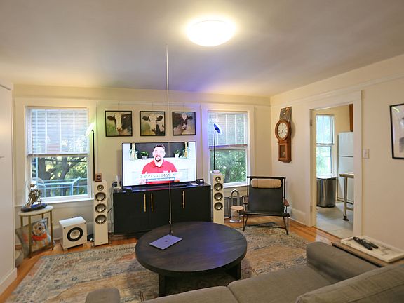 3rd image of 741 Douglass St APT 10