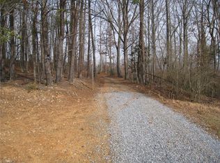 160 Lorenza Nelson Rd, Westfield, NC 27053