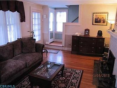 3rd image of 687 Hartford St
