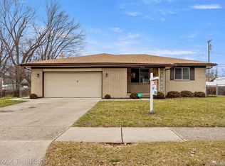 31730 Marquette St, Garden City, MI 48135