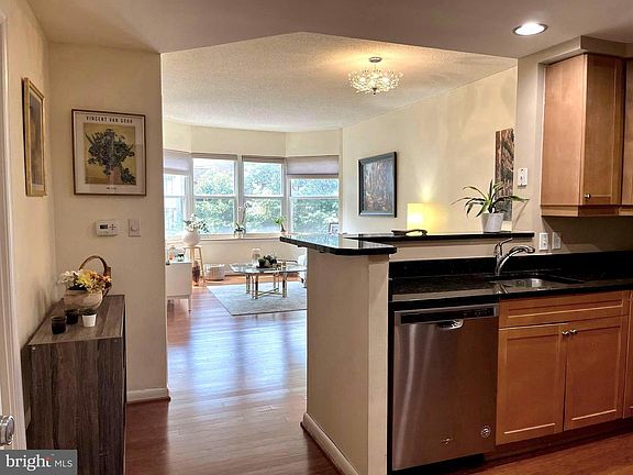 3rd image of 1111 11th St APT 304