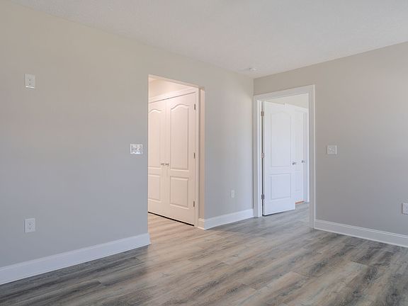 5th image of 545 Pin Oak Dr NW