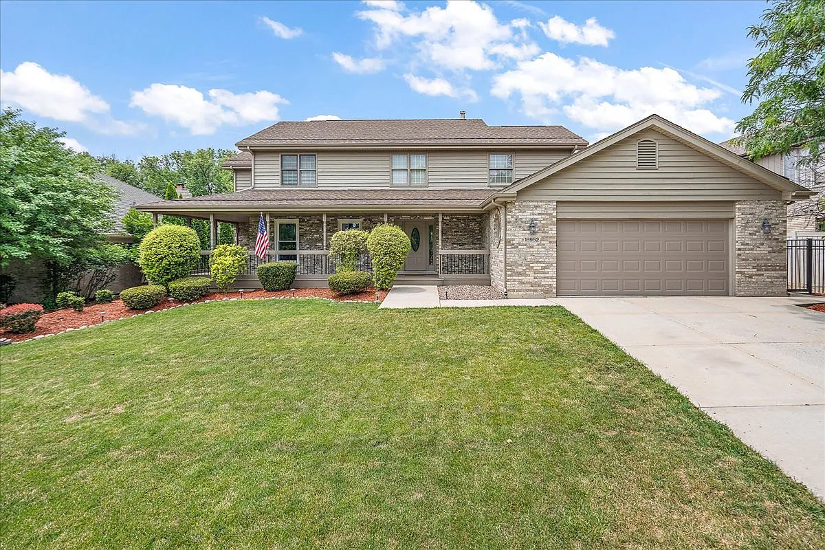 16952 Blue Heron Dr photo 1