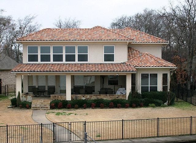1st image of 230 Saint Andrews Dr E