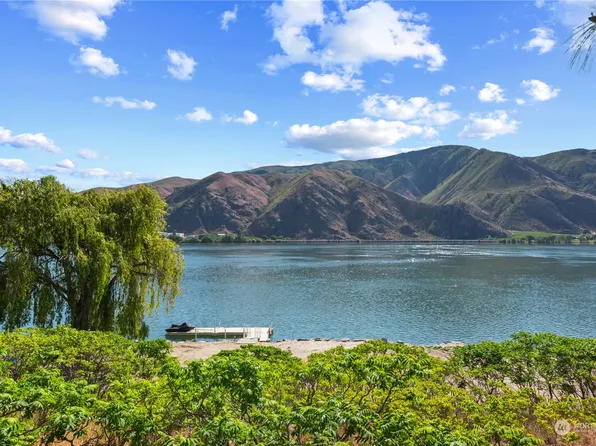 15125 N Lakeshore Drive, Entiat, WA 98822