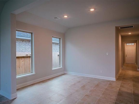 5th image of 5027 Royal Amber Ln