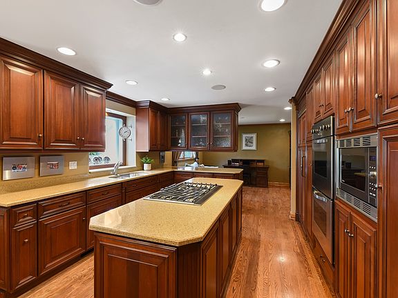 4th image of 3646 Westfield Ln