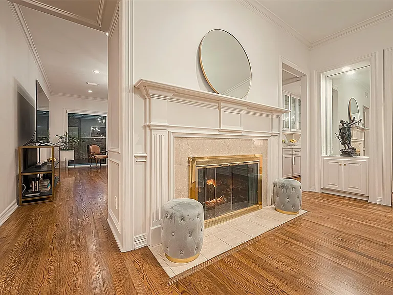 983 S Post Oak Ln — Photo 11