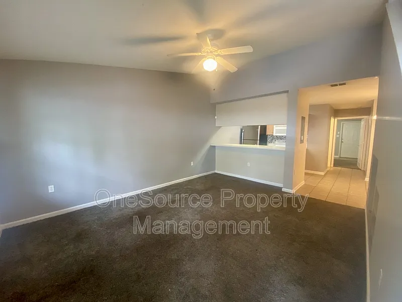 3 bed, 3.0 bath, 1209 sqft, $1,400 — Photo 2