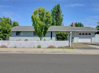2772 Howard Ave, Medford, OR 97501
