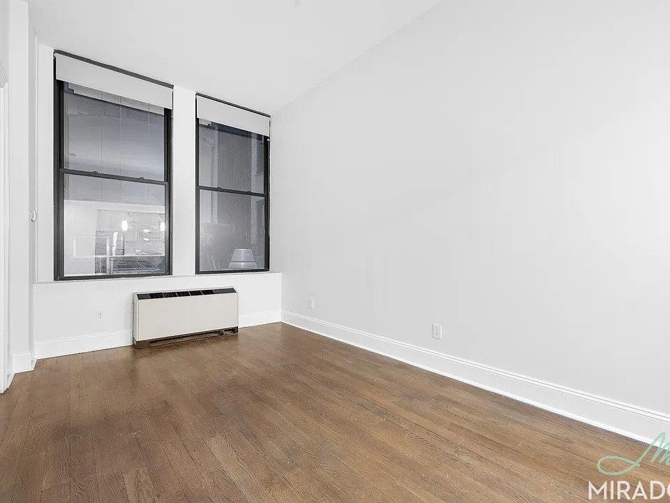 15 Park Row #6H