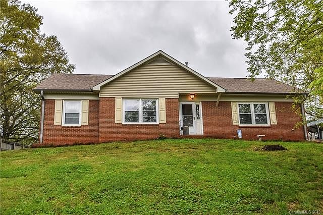 1st image of 2411 Cliffside Dr