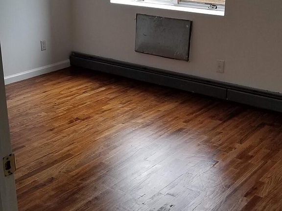 3rd image of 462 City Island Ave #1