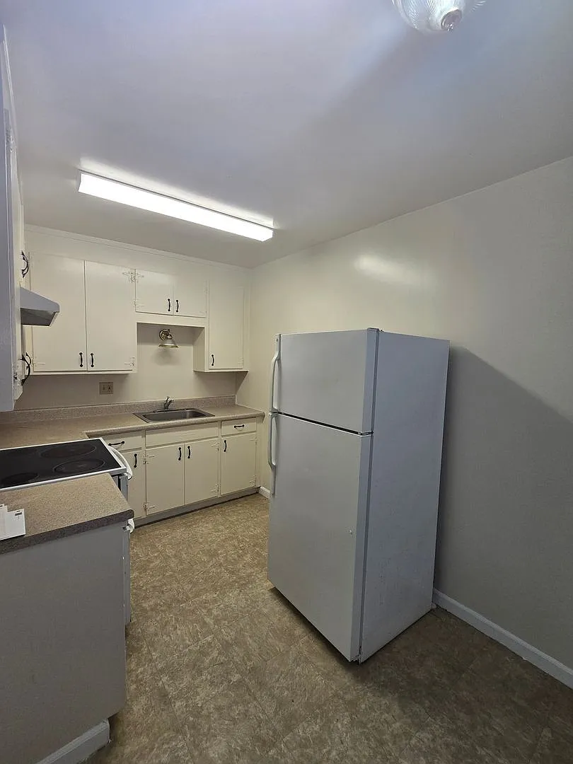 Stanton Ave. 2131 — Photo 3