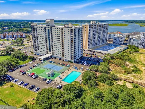 3288 Page Ave APT 1010, Virginia Beach, VA 23451