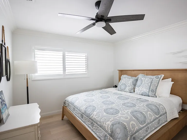 King size bed