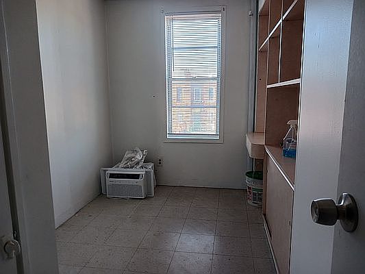 5th image of 2056 E 29th St #2