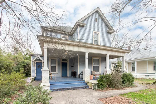 814 Clarendon St Photo 1