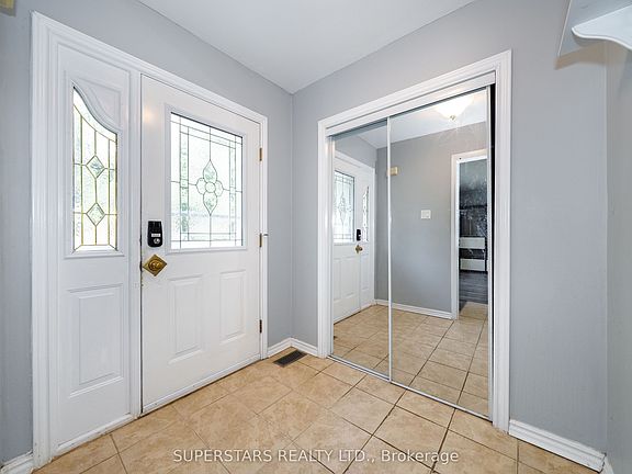 3rd image of 6 Meadowland Dr