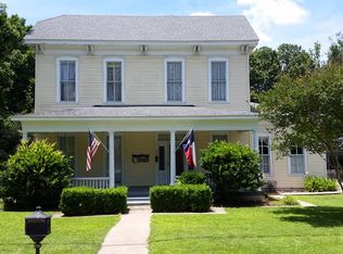 426 Front St, Columbus, TX 78934