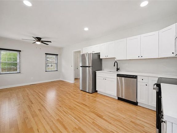 4th image of 3804 Robin Hood Rd