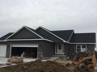 1916 Ashford Ave, Muscatine, IA 52761