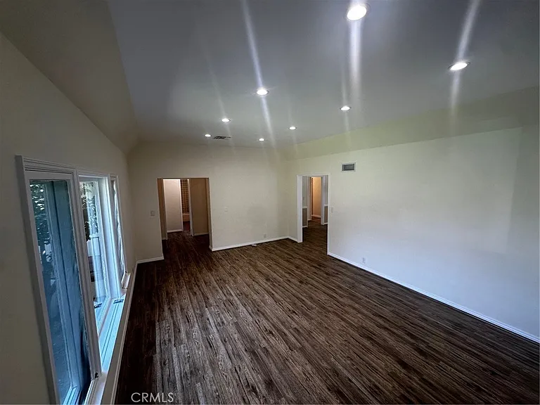 2151 N Altadena Dr — Photo 10