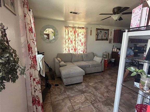 4th image of 318 S Owens St