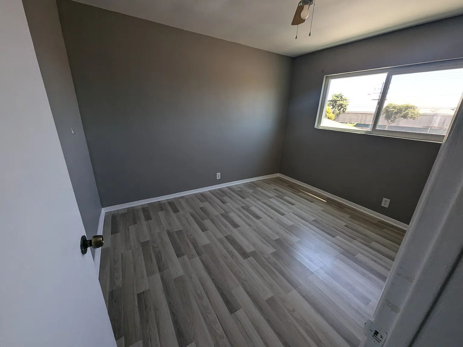 3 bed, 900 sqft, $2,900 — Photo 2