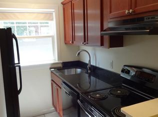 16 Walnut St APT 5, Portland, ME 04101