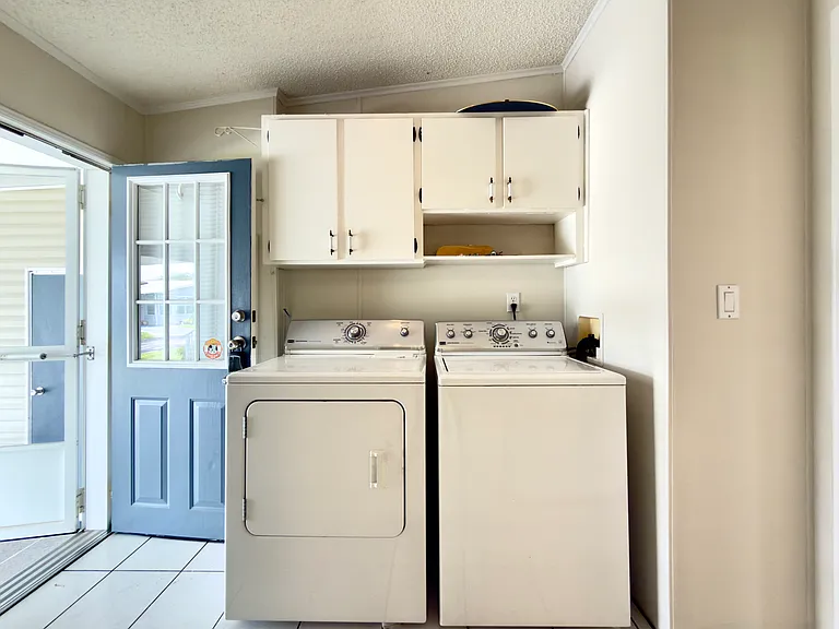 827 Sun Glow St — Photo 3