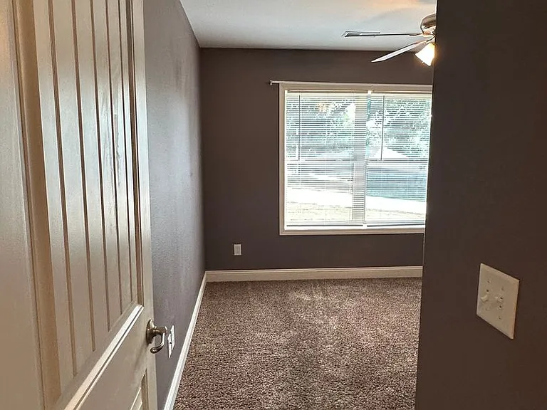 335 Lyle Curtis Cir — Photo 63
