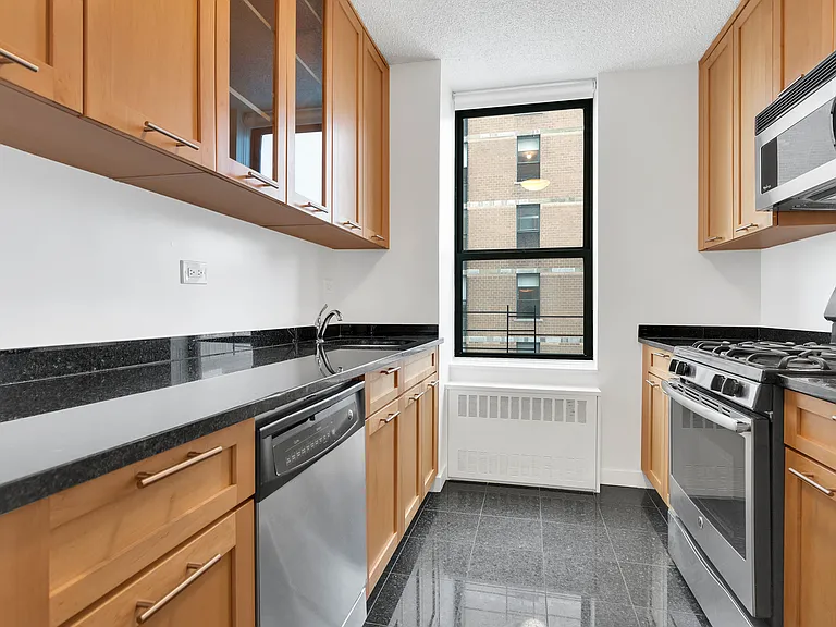 247 W 87th St #19B — Photo 4