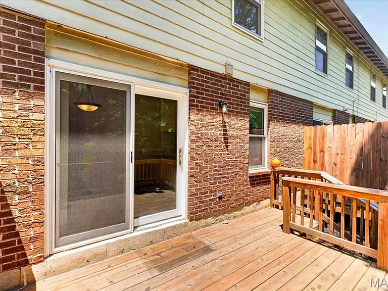 61 Park Charles Blvd S #C — Photo 18