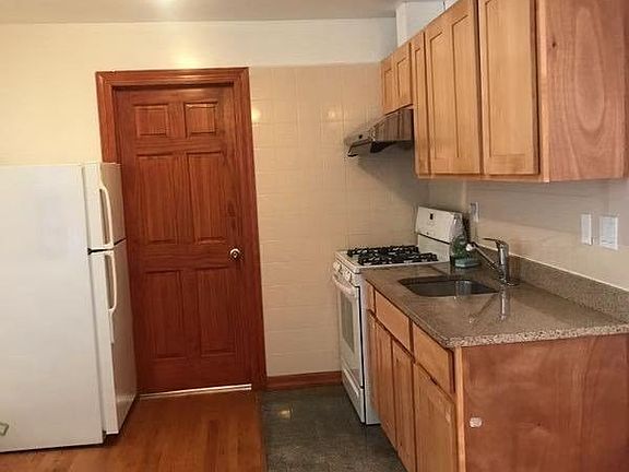 5th image of 15824 75th Ave Floor 2