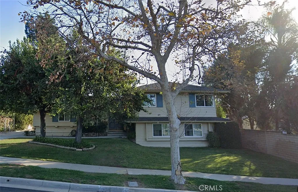 5 bed, 2928 sqft, $5,700 — Photo 1