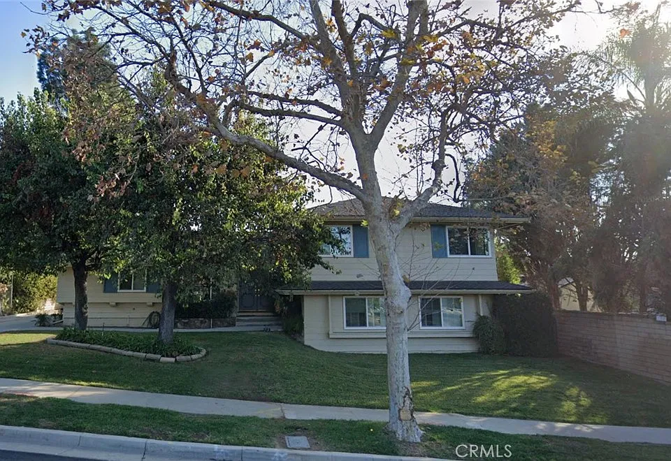1670 N Sandalwood Dr