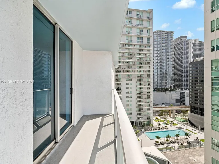 185 SW 7th St #1710 — Photo 9