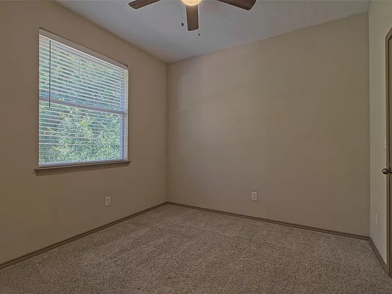 2903 Whisper Oaks Ln #A — Photo 17