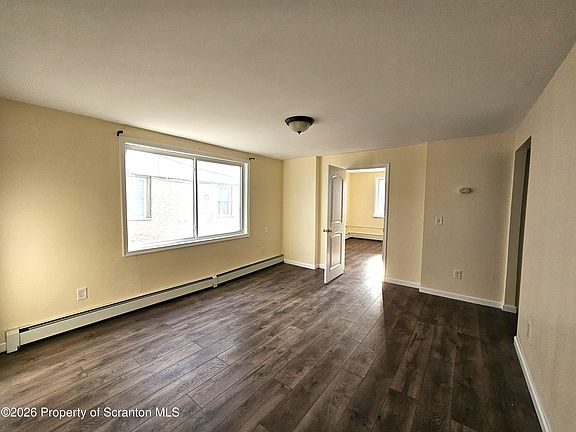 4th image of 154 S Sumner Ave