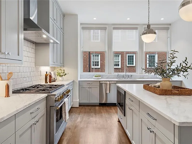 2711 Southwell St NE — Photo 15